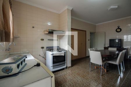 Casa à venda com 251m², 2 quartos e 6 vagas Casa à venda com 251m², 2 quartos e 6 vagasCozinha