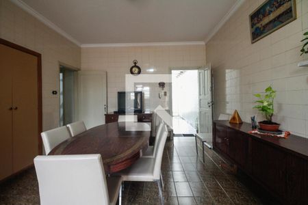 Casa à venda com 251m², 2 quartos e 6 vagas Casa à venda com 251m², 2 quartos e 6 vagasCozinha