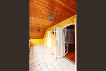 Casa à venda com 424m², 5 quartos e 5 vagas Casa à venda com 424m², 5 quartos e 5 vagasvaranda