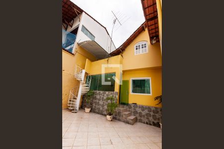 Casa à venda com 424m², 5 quartos e 5 vagas Casa à venda com 424m², 5 quartos e 5 vagasÁrea comum