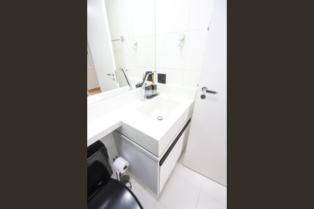 Apartamento à venda com 81m², 3 quartos e 1 vaga Apartamento à venda com 81m², 3 quartos e 1 vagaSuíte Banheiro