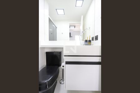 Apartamento à venda com 81m², 3 quartos e 1 vaga Apartamento à venda com 81m², 3 quartos e 1 vagaSuíte Banheiro