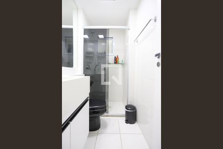 Apartamento à venda com 81m², 3 quartos e 1 vaga Apartamento à venda com 81m², 3 quartos e 1 vagaBanheiro Social