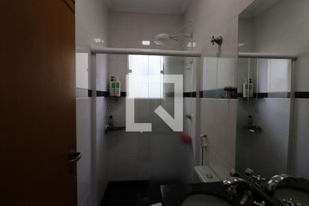 Casa à venda com 155m², 3 quartos e 5 vagasBanheiro da Suíte 1