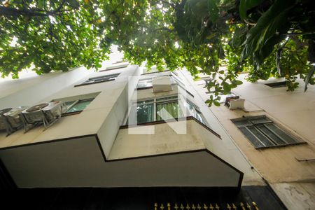 Apartamento à venda com 46m², 1 quarto e sem vaga Apartamento à venda com 46m², 1 quarto e sem vagaFachada