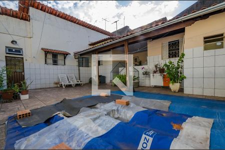 Casa à venda com 147m², 4 quartos e 2 vagas Casa à venda com 147m², 4 quartos e 2 vagasPiscina