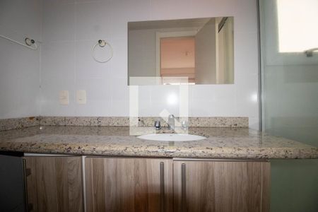 Apartamento à venda com 74m², 2 quartos e 1 vaga Apartamento à venda com 74m², 2 quartos e 1 vagaBanheiro da Suíte