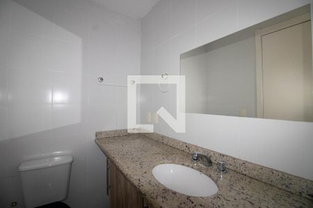 Apartamento à venda com 74m², 2 quartos e 1 vaga Apartamento à venda com 74m², 2 quartos e 1 vagaBanheiro da Suíte
