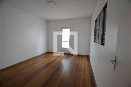 Casa à venda com 400m², 7 quartos e 2 vagas Casa à venda com 400m², 7 quartos e 2 vagasQuarto 6