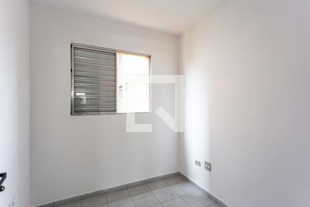 Quarto de apartamento para alugar com 3 quartos, 62m² em Vila Osasco, Osasco