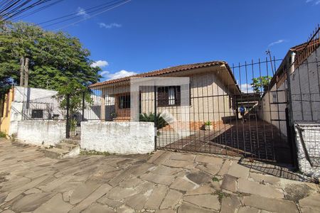 Casa à venda com 100m², 3 quartos e 2 vagas Casa à venda com 100m², 3 quartos e 2 vagasFachada