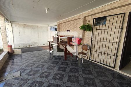 Casa à venda com 100m², 3 quartos e 2 vagas Casa à venda com 100m², 3 quartos e 2 vagasVaranda