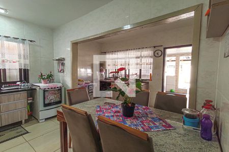 Casa à venda com 100m², 3 quartos e 2 vagas Casa à venda com 100m², 3 quartos e 2 vagasCozinha