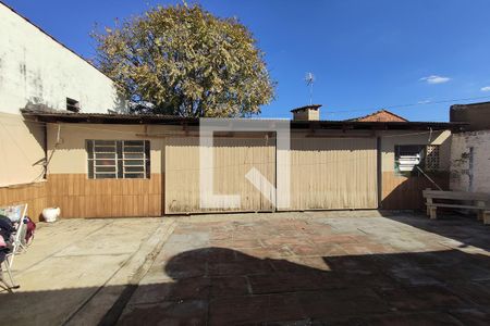 Casa à venda com 100m², 3 quartos e 2 vagas Casa à venda com 100m², 3 quartos e 2 vagasPátio