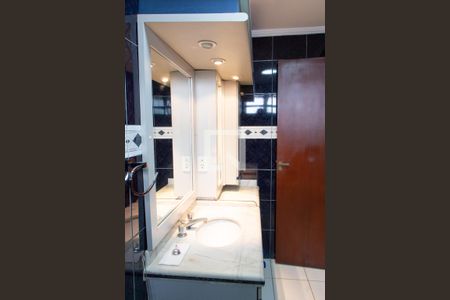 Apartamento à venda com 296m², 4 quartos e 3 vagas Apartamento à venda com 296m², 4 quartos e 3 vagasBANHEIRO DA SUITE 1