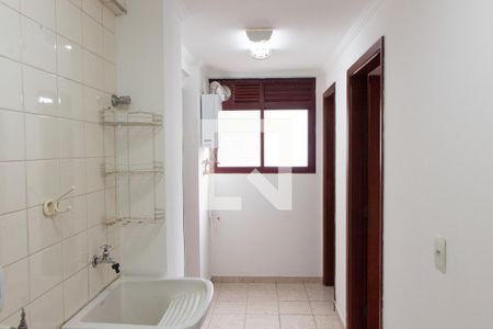 Apartamento à venda com 296m², 4 quartos e 3 vagas Apartamento à venda com 296m², 4 quartos e 3 vagasÁREA DE SERVIÇO
