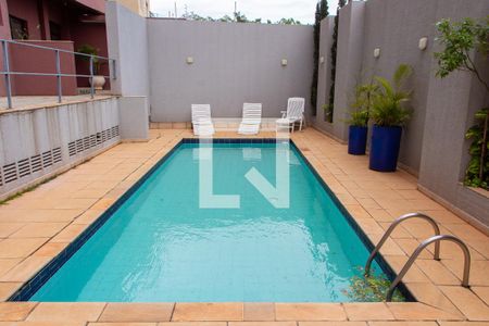 Apartamento à venda com 296m², 4 quartos e 3 vagas Apartamento à venda com 296m², 4 quartos e 3 vagasÁREA COMUM - PISCINA