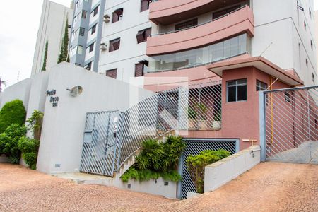 Apartamento à venda com 296m², 4 quartos e 3 vagas Apartamento à venda com 296m², 4 quartos e 3 vagasFACHADA