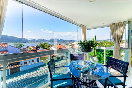 Sala de apartamento para alugar com 2 quartos, 108m² em Piratininga, Niterói