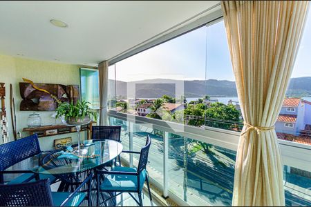Sala de apartamento para alugar com 2 quartos, 108m² em Piratininga, Niterói