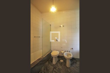 Casa à venda com 650m², 6 quartos e sem vagaBanheiro da Suíte 3