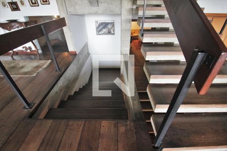 Casa à venda com 650m², 6 quartos e sem vagaEscada