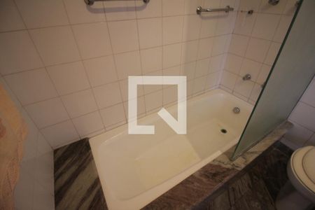 Casa à venda com 650m², 6 quartos e sem vagaBanheiro