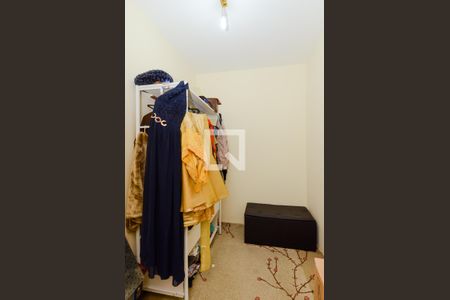 Casa à venda com 205m², 4 quartos e 3 vagasCloset