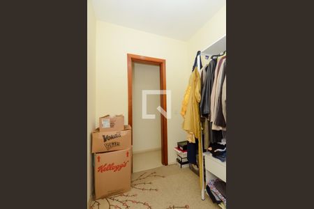 Casa à venda com 205m², 4 quartos e 3 vagasCloset