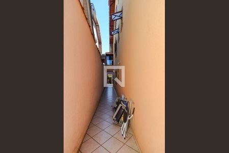 Casa à venda com 205m², 4 quartos e 3 vagasCorredor Lateral