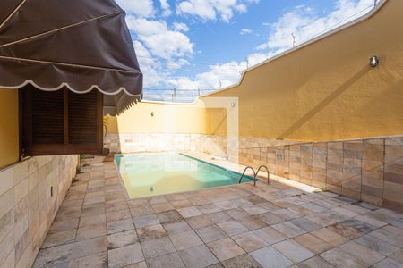 Casa à venda com 503m², 4 quartos e 4 vagasÁrea da Piscina