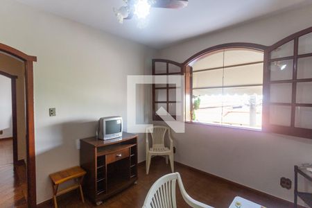 Casa à venda com 503m², 4 quartos e 4 vagasQuarto 2