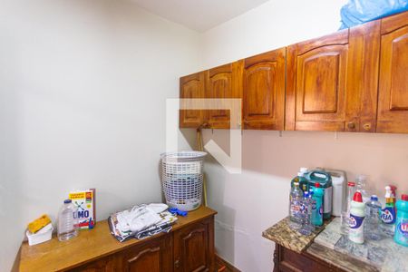 Casa à venda com 503m², 4 quartos e 4 vagasQuarto de Serviço