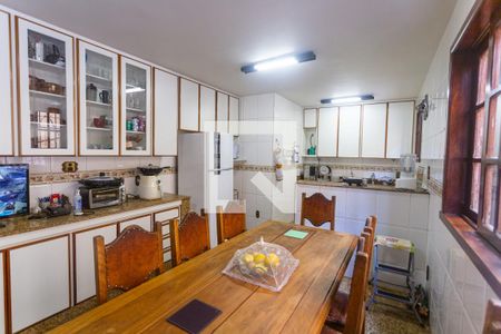 Casa à venda com 503m², 4 quartos e 4 vagasCozinha