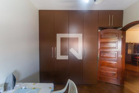 Casa à venda com 503m², 4 quartos e 4 vagasQuarto 2