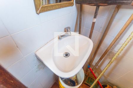 Casa à venda com 503m², 4 quartos e 4 vagasPia do Banheiro de Serviço