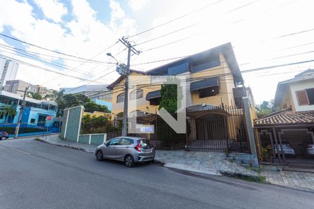Casa à venda com 503m², 4 quartos e 4 vagasFachada