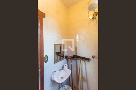 Casa à venda com 503m², 4 quartos e 4 vagasBanheiro de Serviço