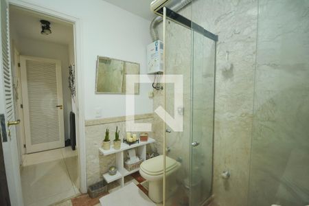 Apartamento à venda com 260m², 4 quartos e 1 vagaBanheiro da suite