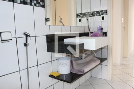 Apartamento para alugar com 72m², 2 quartos e 1 vaga Apartamento para alugar com 72m², 2 quartos e 1 vagaBanheiro Social