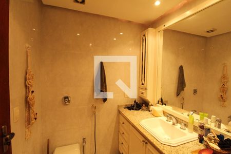 Apartamento à venda com 334m², 3 quartos e 4 vagasBanheiro - Suíte