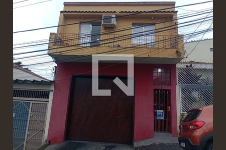 Casa à venda com 240m², 4 quartos e 4 vagas Casa à venda com 240m², 4 quartos e 4 vagasFachada