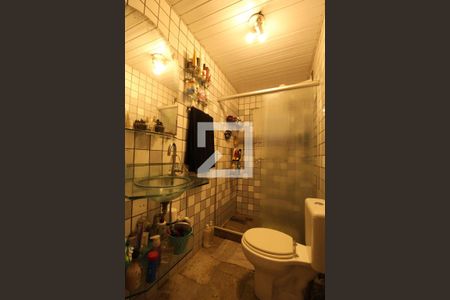 Casa à venda com 240m², 4 quartos e 4 vagasBanheiro Social