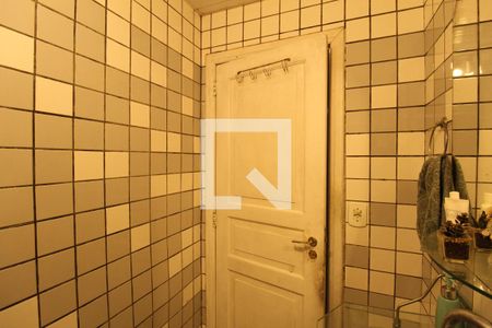 Casa à venda com 240m², 4 quartos e 4 vagasBanheiro Social