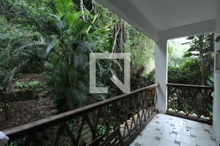 Casa à venda com 240m², 4 quartos e 4 vagasVaranda - Suíte
