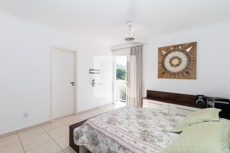 Casa de condomínio à venda com 150m², 4 quartos e 6 vagasQuarto 4 - Suíte