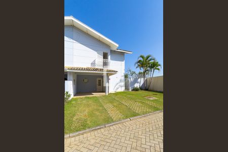 Casa de condomínio à venda com 150m², 4 quartos e 6 vagasFachada