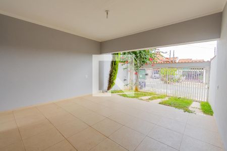 Casa à venda com 136m², 3 quartos e 4 vagas Casa à venda com 136m², 3 quartos e 4 vagasGaragem