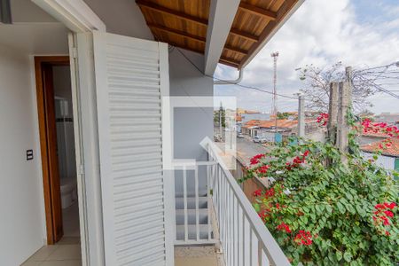 Casa à venda com 136m², 3 quartos e 4 vagas Casa à venda com 136m², 3 quartos e 4 vagasvaranda