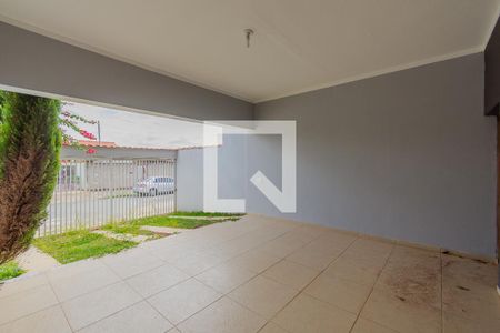 Casa à venda com 136m², 3 quartos e 4 vagas Casa à venda com 136m², 3 quartos e 4 vagasGaragem